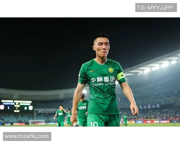 退役足球明星的精彩瞬间与人生故事全景回顾